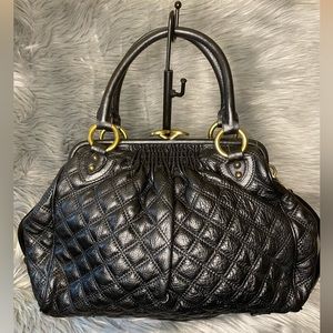 EUC Marc Jacobs Leather Kiss lock Handbag/ Crossbody